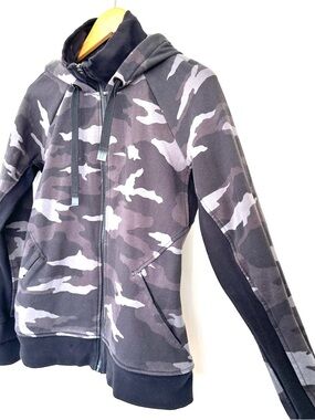 Athleta Black & Gray Camo Zip-Up Hoodie, Fitted